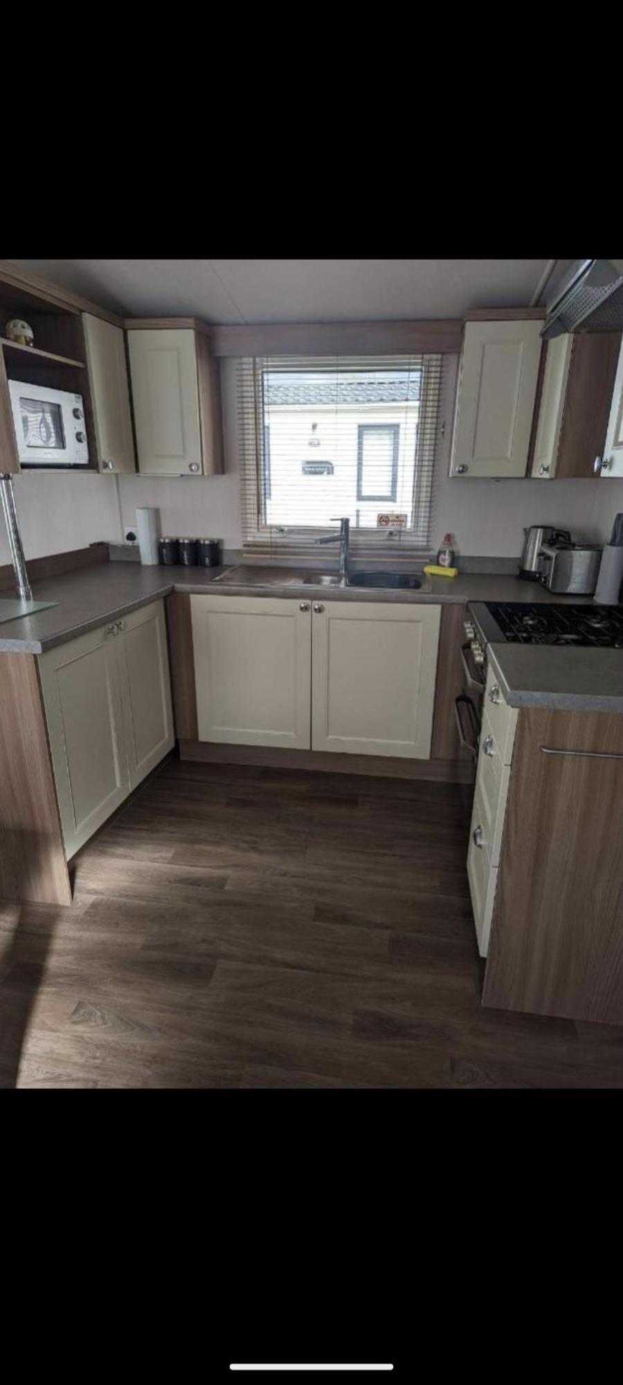 הייסטינגס Swift Holidays At Combe Haven Holiday Park חדר תמונה