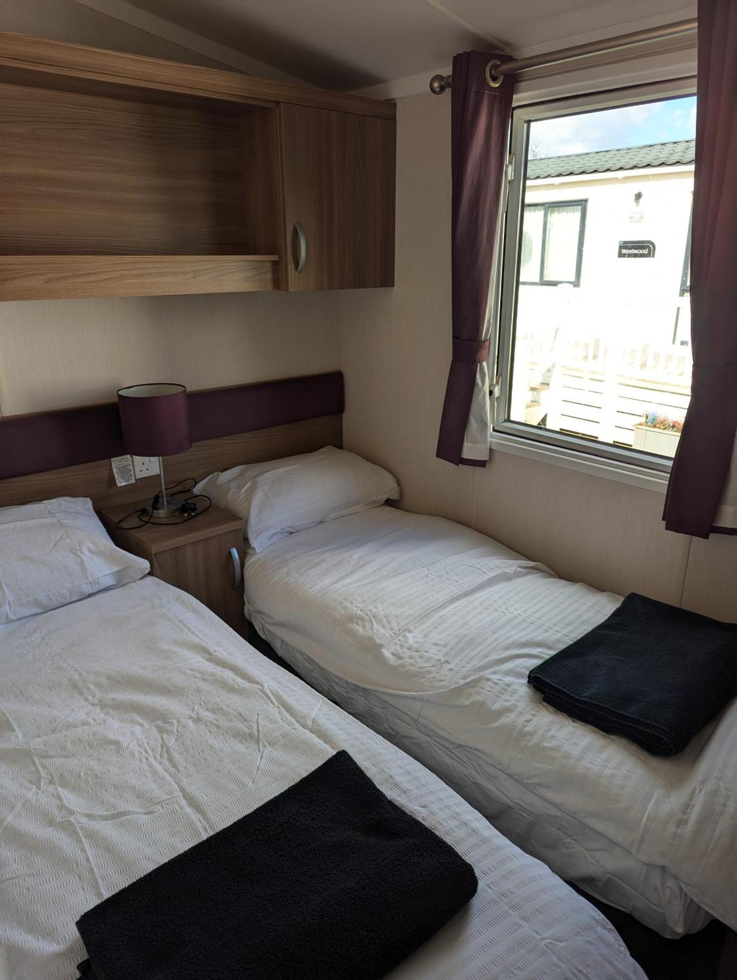 הייסטינגס Swift Holidays At Combe Haven Holiday Park מראה חיצוני תמונה